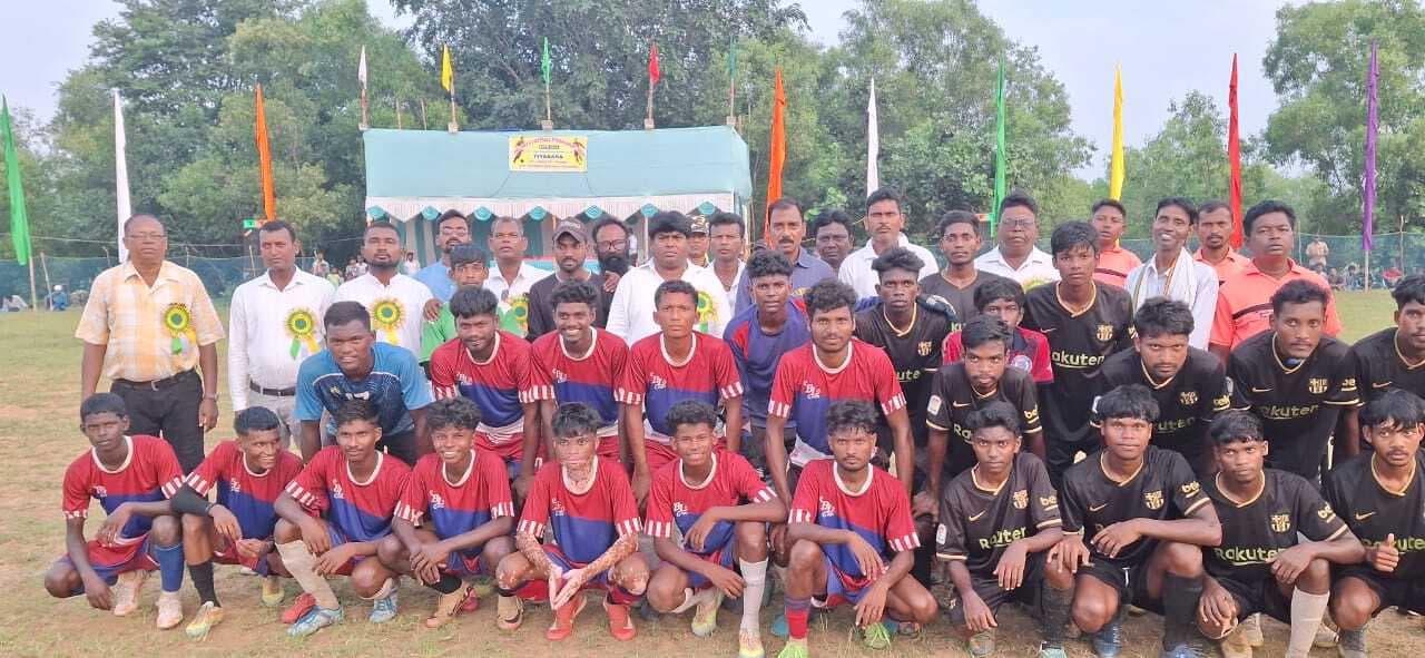 Seraikela Kharsawan News : अंडर-16 टीम को हरा शंभू एफसी बना चैंपियन