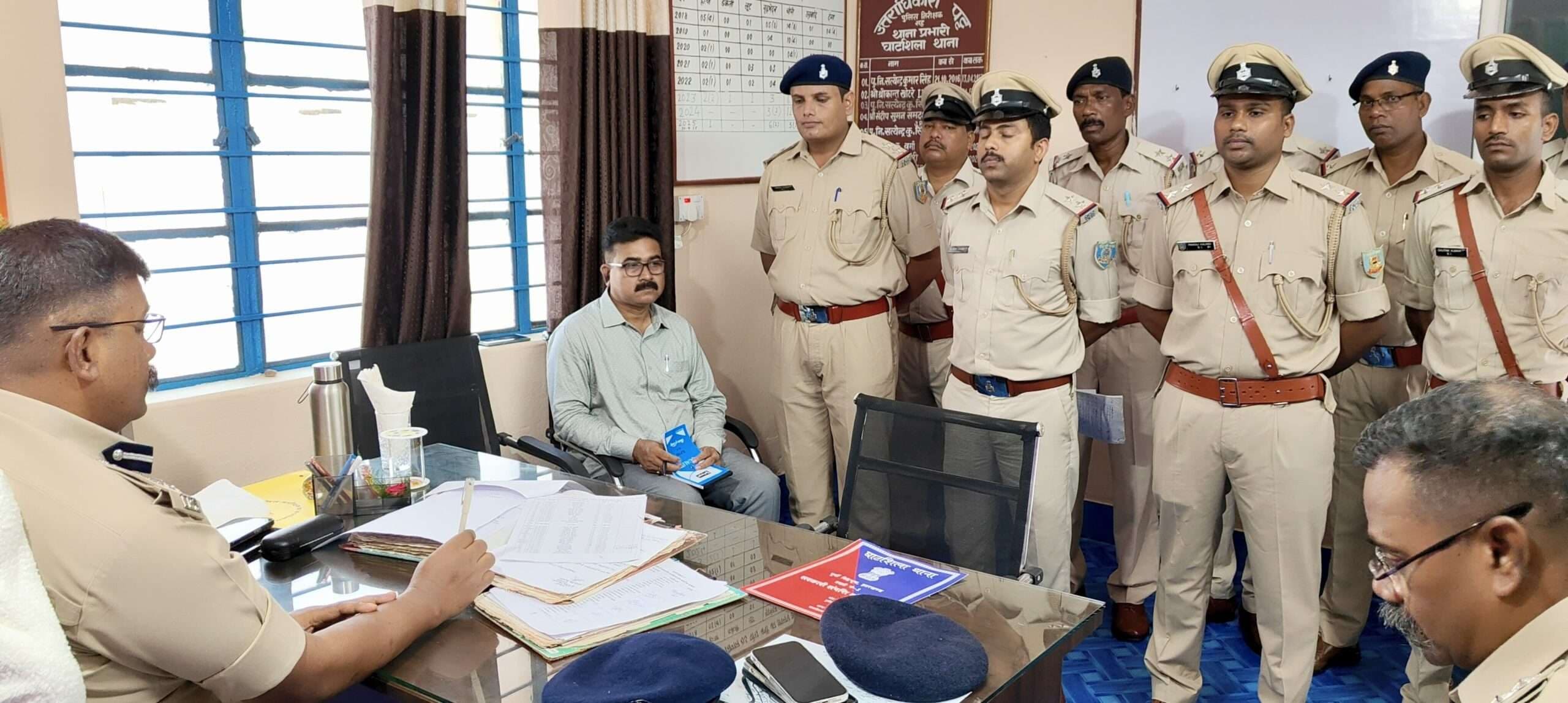 East Singhbhum News : समन्वय और अनुशासन से काम करें पुलिस पदाधिकारी : डीआइजी