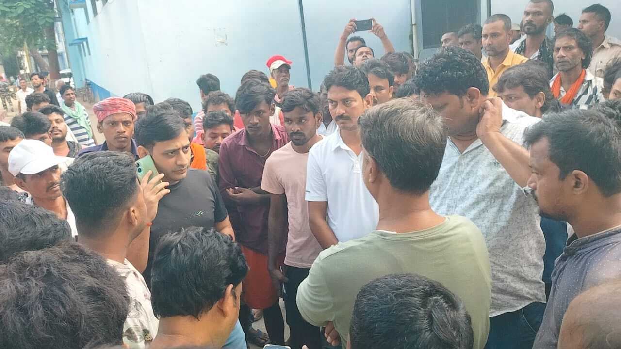 श्राद्धकर्म से लौट रहे बाइक सवार अनियंत्रित होकर केवां नहर में गिरे