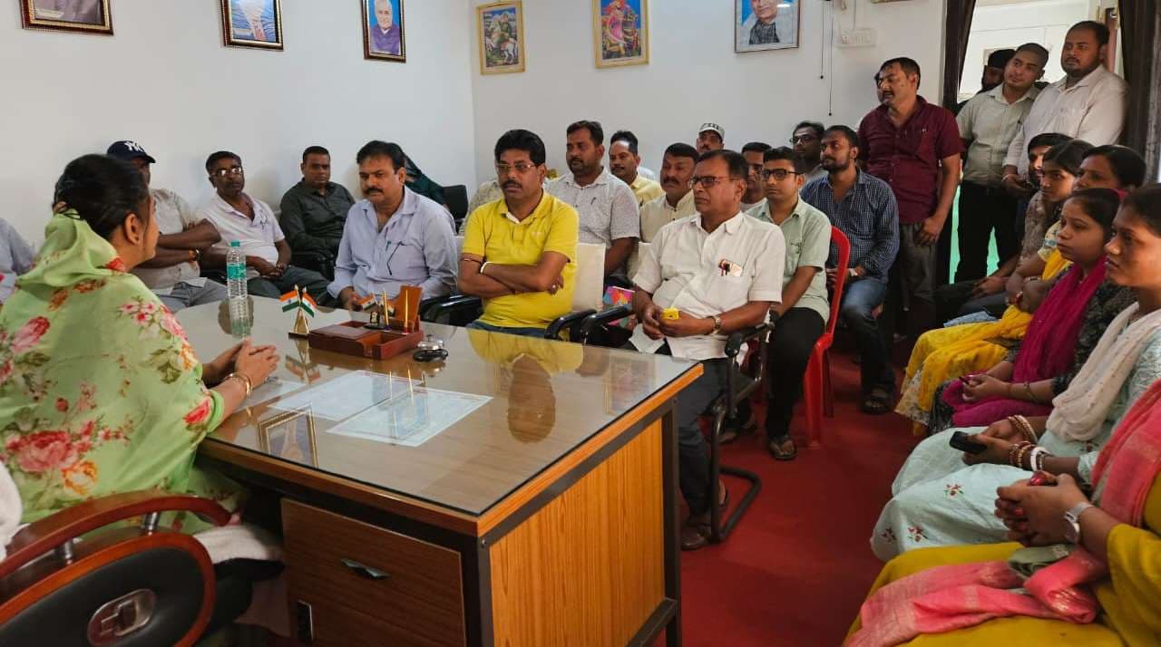 उप महापौर ने नगर निगम कार्यालय के कार्यों का किया निरीक्षण