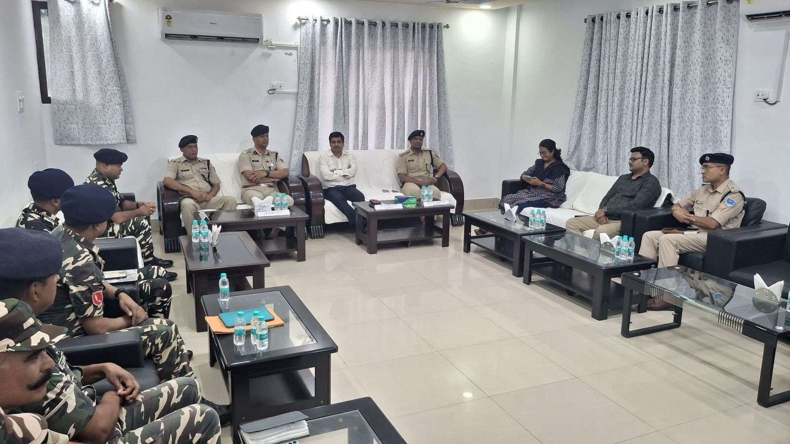 जिला प्रशासन व सीएपीएफ अधिकारियों की समन्वय बैठक