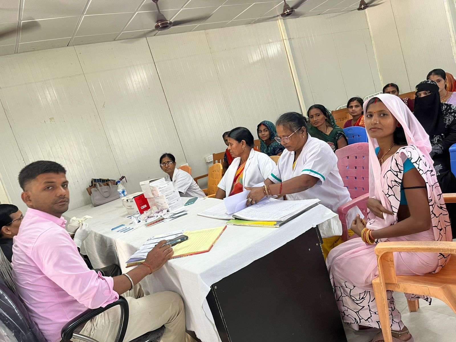 hajipur news. नजदीकी स्वास्थ्य केंद्र में प्रसव कराने की दी सलाह