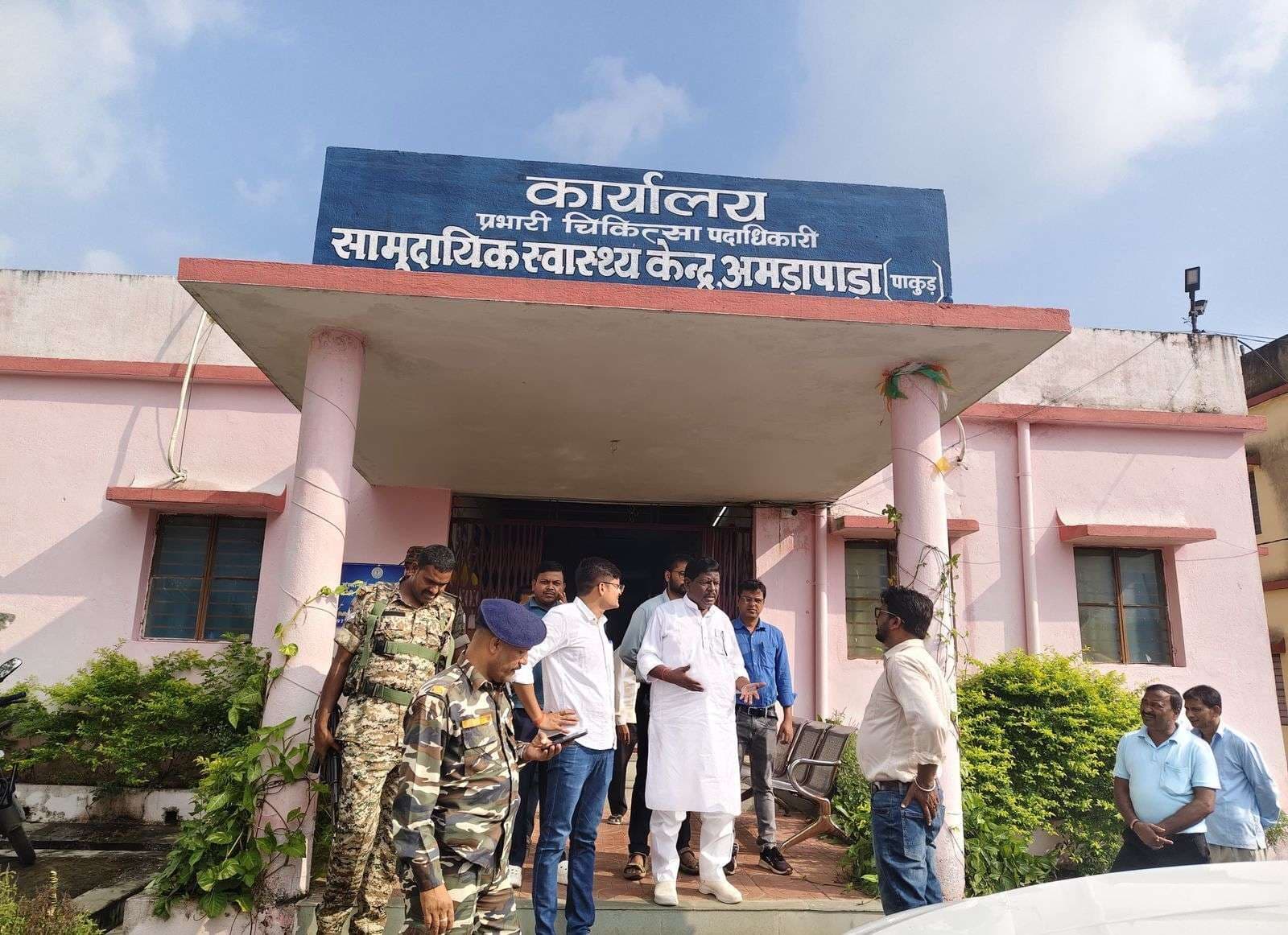 स्वास्थ्यकर्मी जिम्मेदारियों से करें कार्य : विधायक