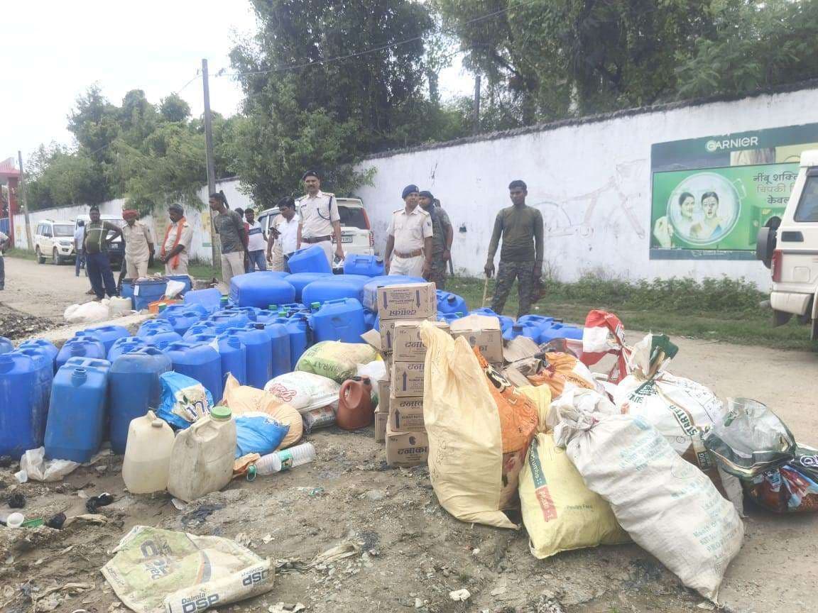 सितंबर में उत्पाद विभाग ने 523 शराबियों को  किया गिरफ्तार, बेचने में पकड़े गये 165 धंधेबाज