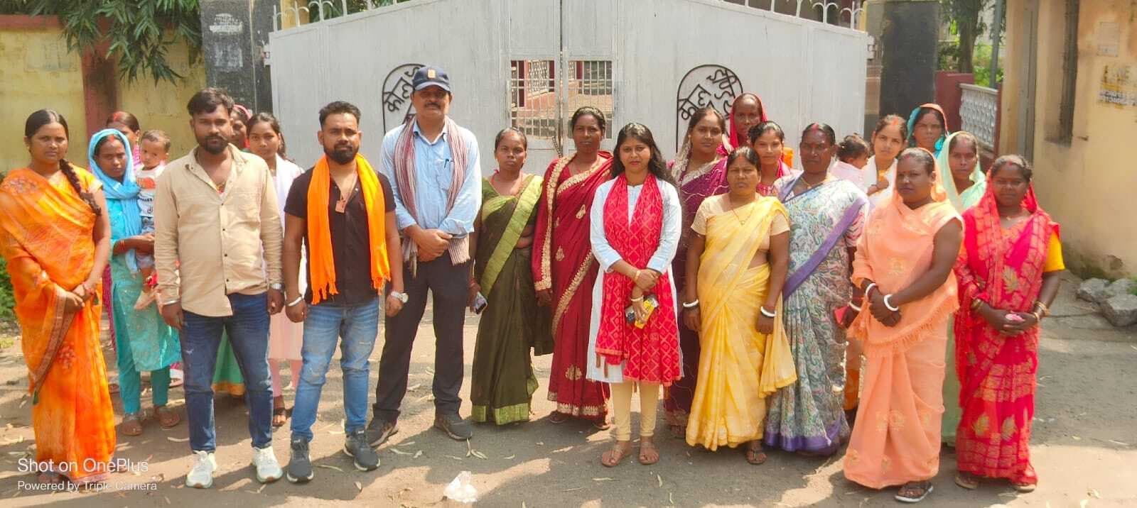 मानकी कॉलोनी व सड़क पर स्ट्रीट लाइट लगाने की मांग