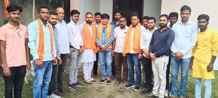 पीएम के विजन को जन-जन तक पहुंचाएं