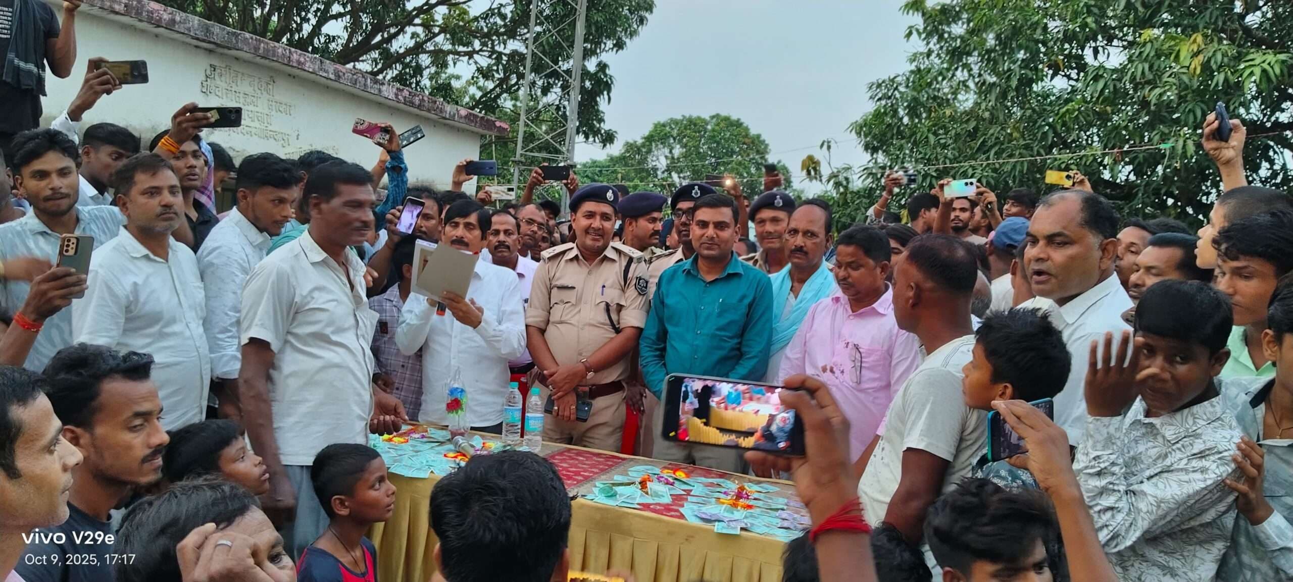 नौका प्रतियोगिता में गोलाघाट के विष्णु सिंह की टीम रही अव्वल