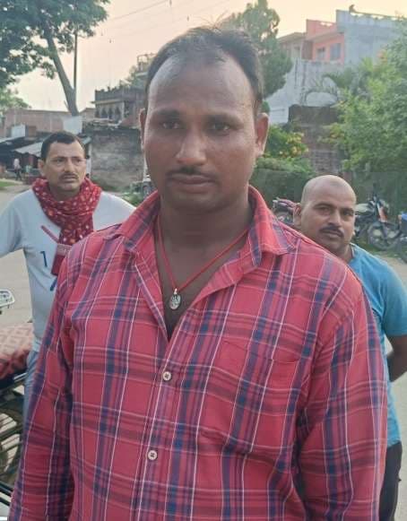 चोरों ने बाइक की डिक्की से उड़ाए  40 हजार रुपये