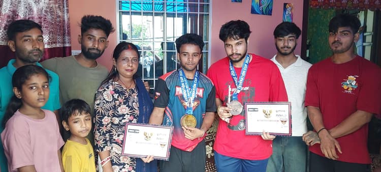 क्रिस ने प्रो पंजा में गोल्ड तो आकाश ने ब्रोंच मेडल पर जमाया कब्जा