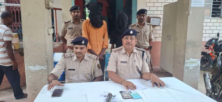 फलका में हथियार तस्करी में दो कट्टा के साथ गिरफ्तार