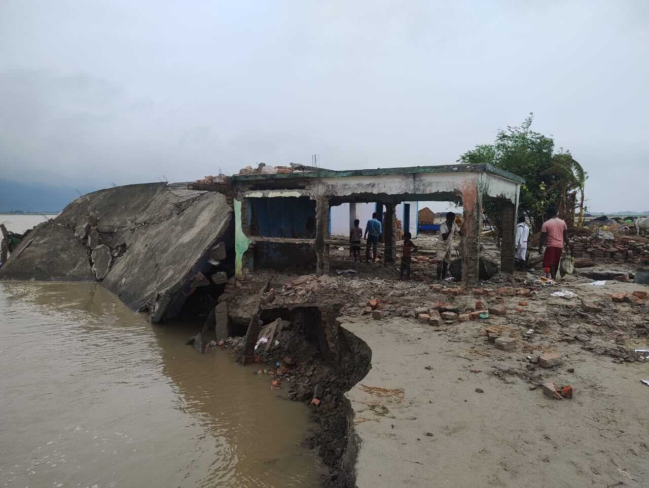 छह दिनों से बच्चों का पठन-पाठन ठप