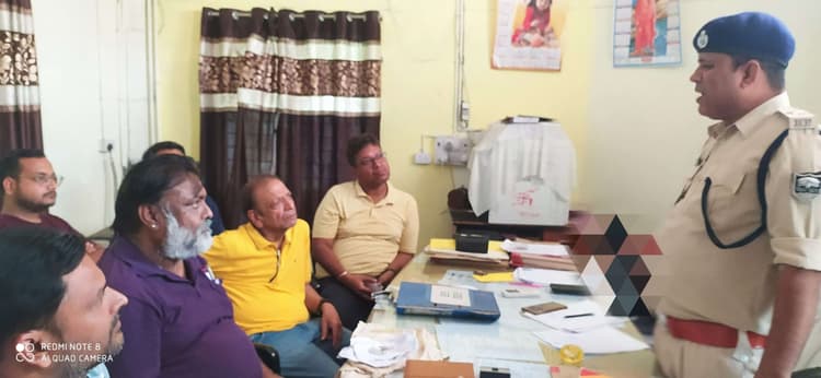 व्यवसायी को झांसा देकर चेन व कड़ा लेकर अपराधी फरार