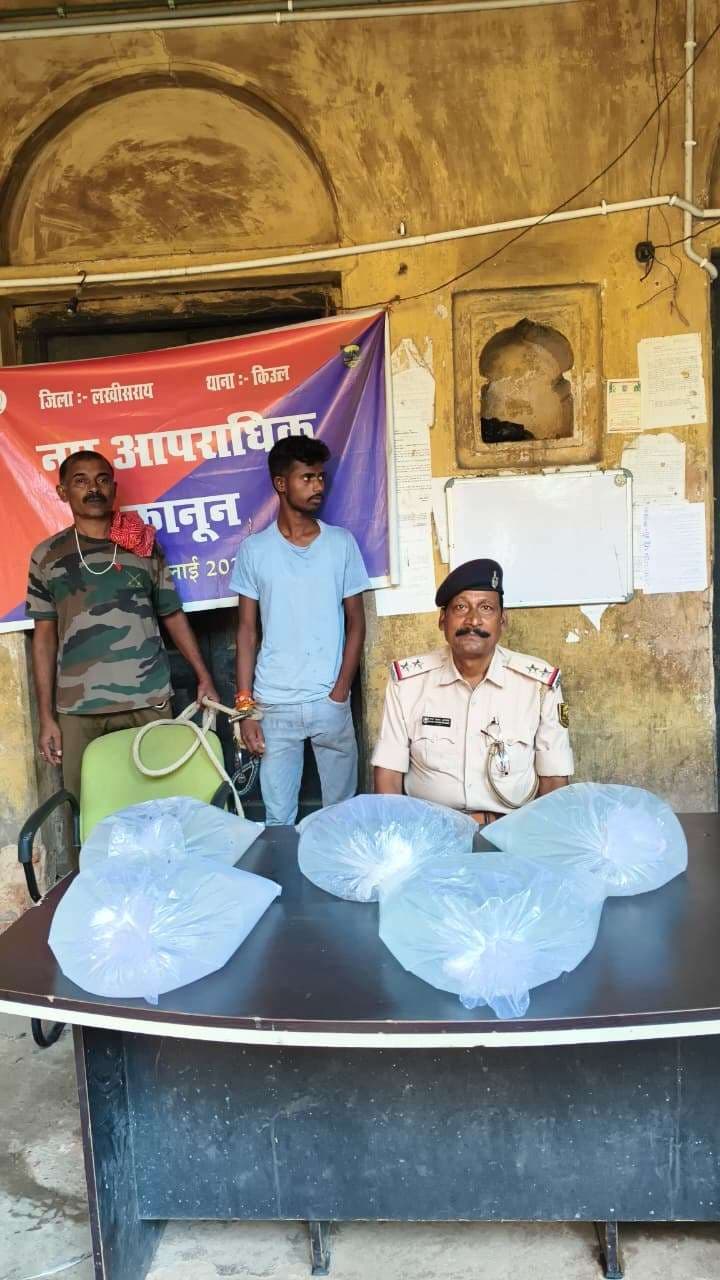 60 लीटर महुआ शराब के साथ बाइक सवार तस्कर गिरफ्तार