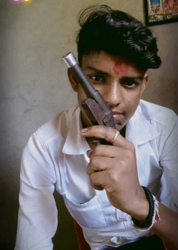 सोशल मीडिया पर कट्टा लहराते युवक का वीडियो वारयरल, आरोपित फरार