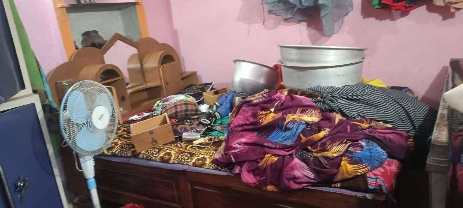 Giridih News :दो घरों से 20 हजार नकद समेत 50 हजार के जेवरात की चोरी