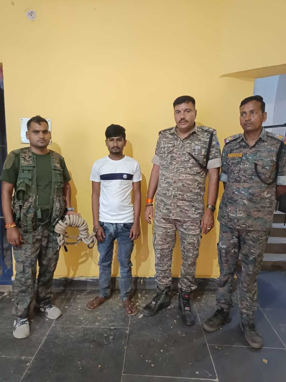 Giridih News :मां-बेटा को पुलिस ने भेजा जेल