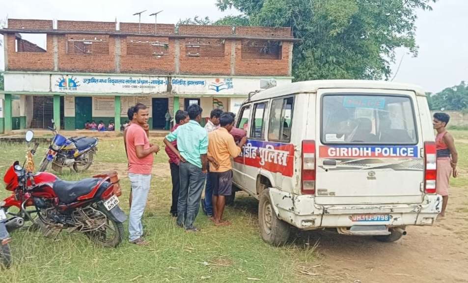 Giridih News :स्कूल,आंगनबाड़ी केंद्र व दुकान में चोरी