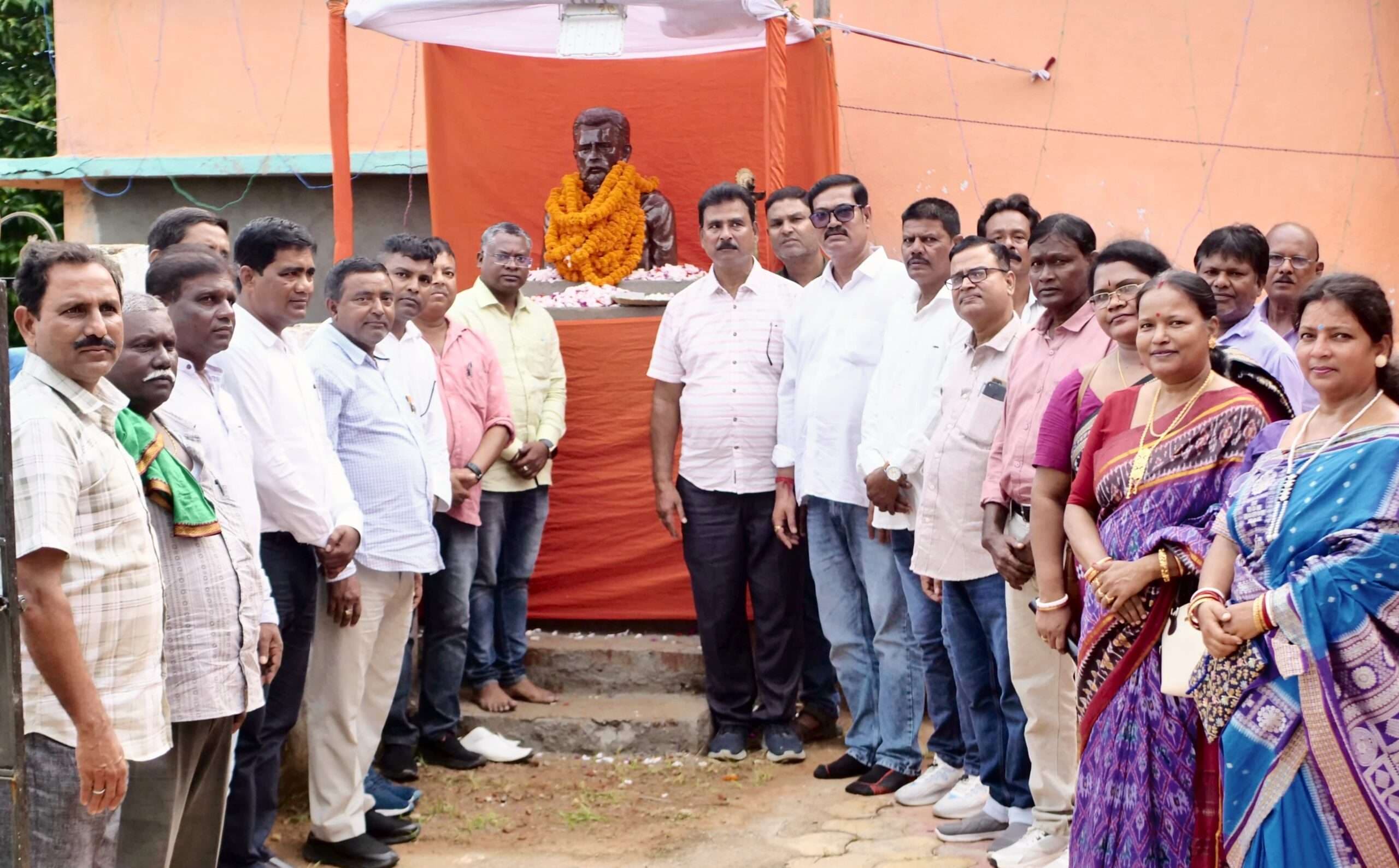 East Singhbhum News : समाज को प्रेरित करते हैं गोपबंधु दास के आदर्श