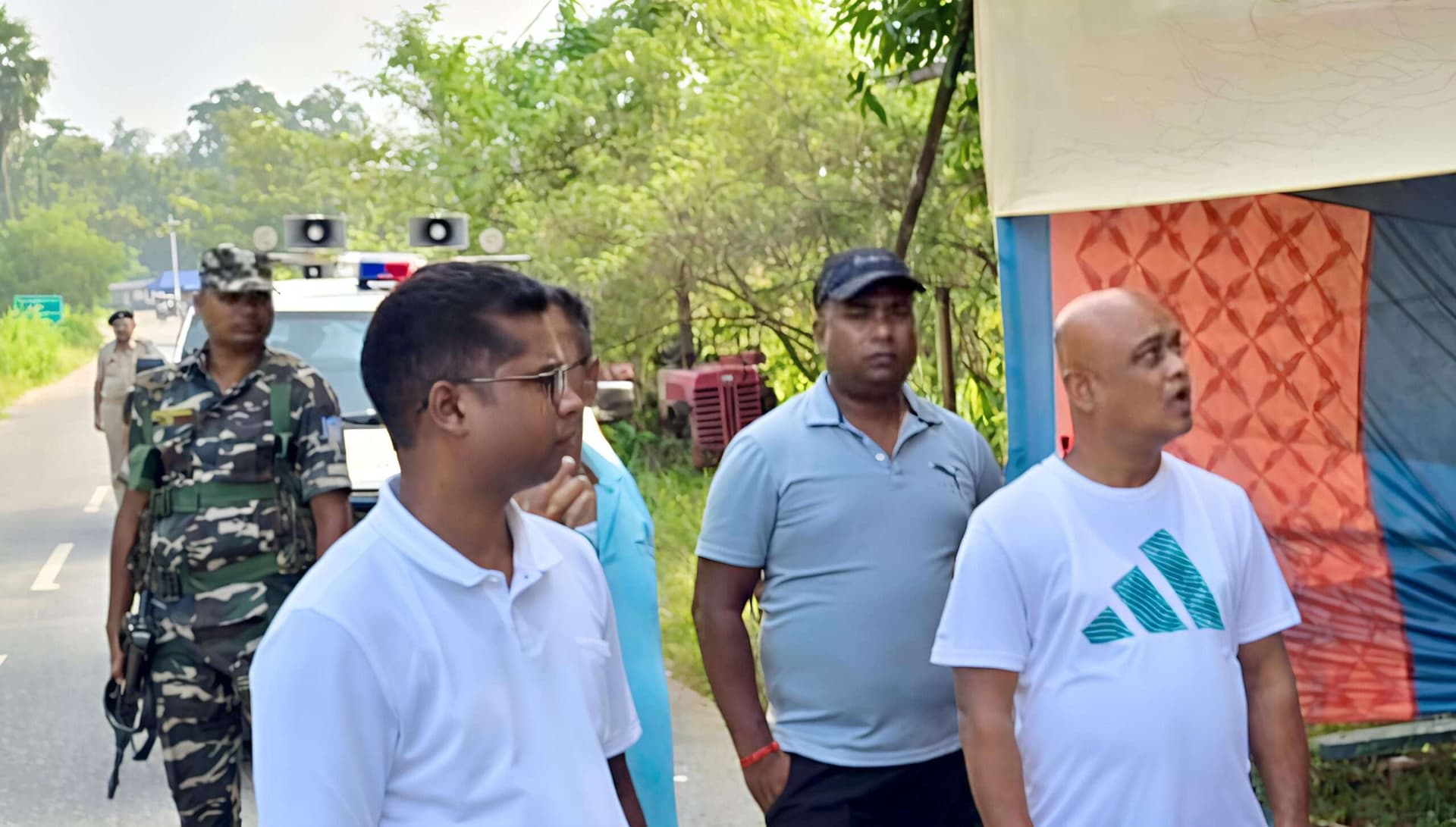 East Singhbhum News : सीमा पार से अवैध गतिविधियों पर नजर रखें पदाधिकारी : डीआइजी