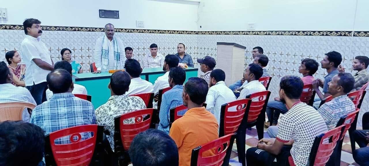 East Singhbhum News : गठबंधन के कारण घाटशिला में कमजोर हो रही कांग्रेस : कार्यकर्ता