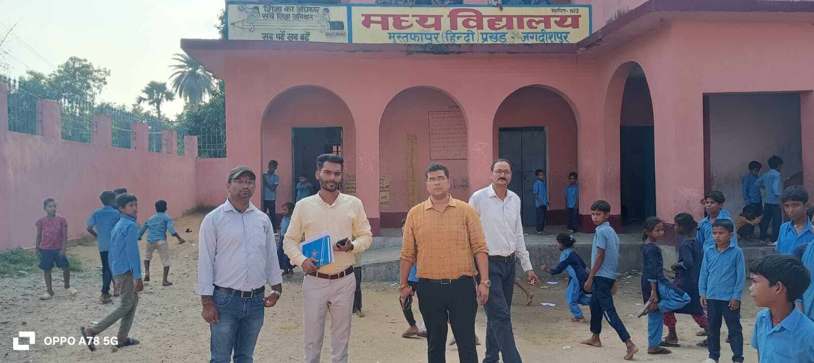 Bhagalpur news मतदान केंद्रों का निरीक्षण कर बुनियादी सुविधाओं का लिया जायजा