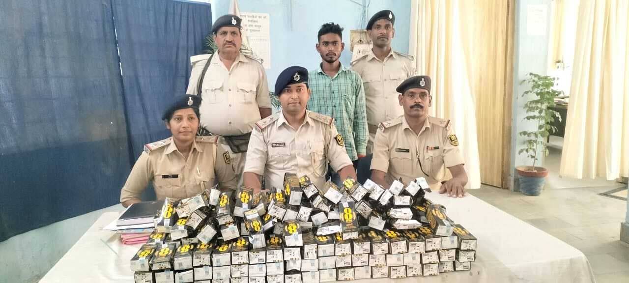 पेट्रोलिंग के दौरान 40 लीटर शराब के साथ धराया तस्कर, बाइक जब्त