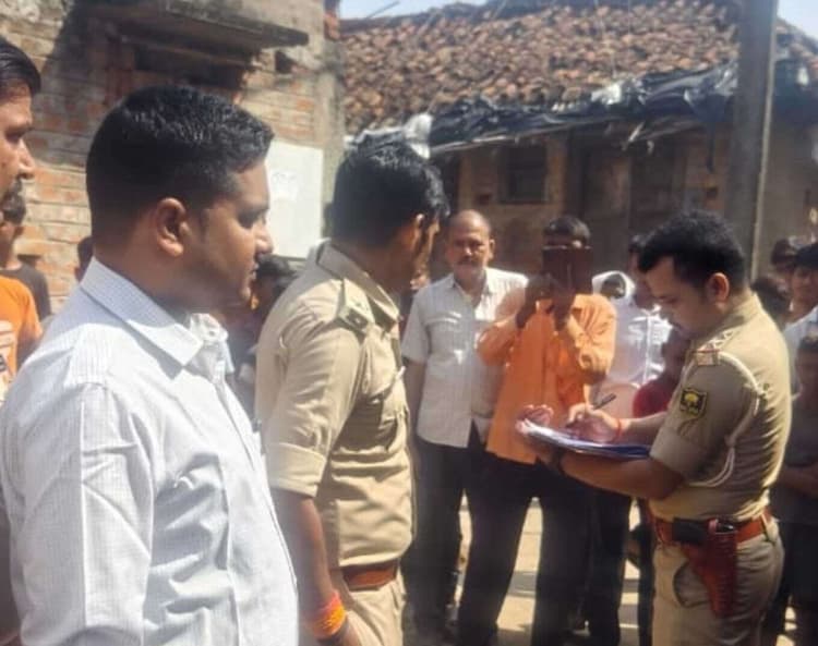 मकान के मलबे में दबकर मजदूर की मौत, एक जख्मी