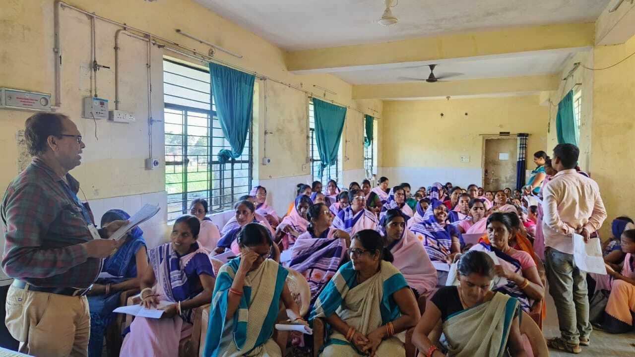 Madhubani : आशा दिवस एवं कुष्ठ उन्मूलन अभियान पर प्रशिक्षण