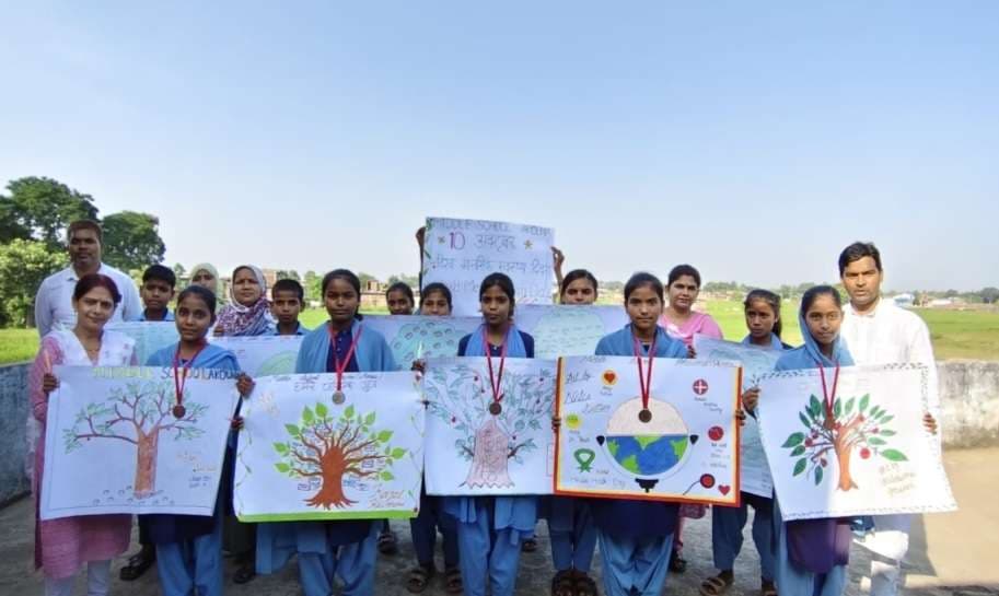 विश्व मानसिक स्वास्थ्य दिवस के अवसर पर पेंटिंग प्रतियोगिता का आयोजन