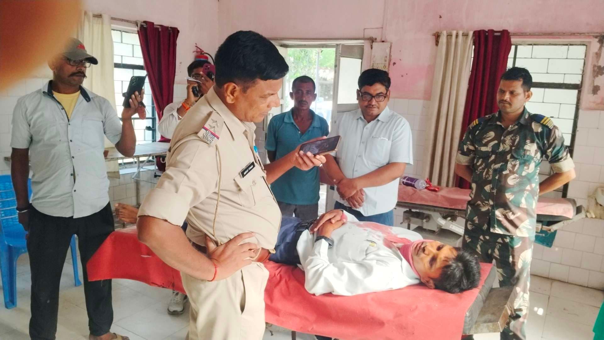 छात्र ने शिक्षक  पर किया चाकू से हमला, इलाज के बाद जख्मी शिक्षक  गयाजी  रेफर