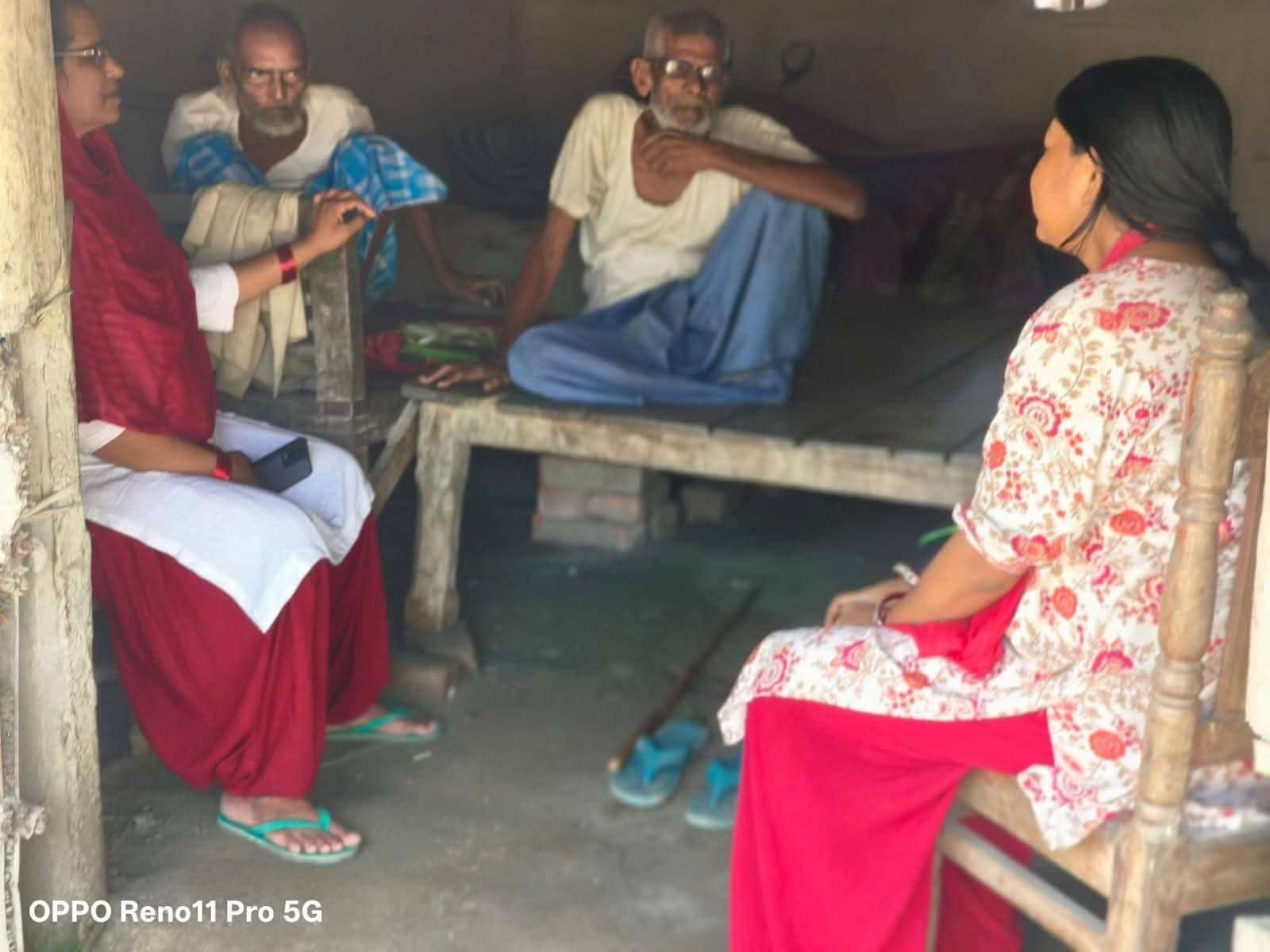 आंगनबाड़ी कार्यकर्ताओं ने मतदाताओं को किया जागरूक