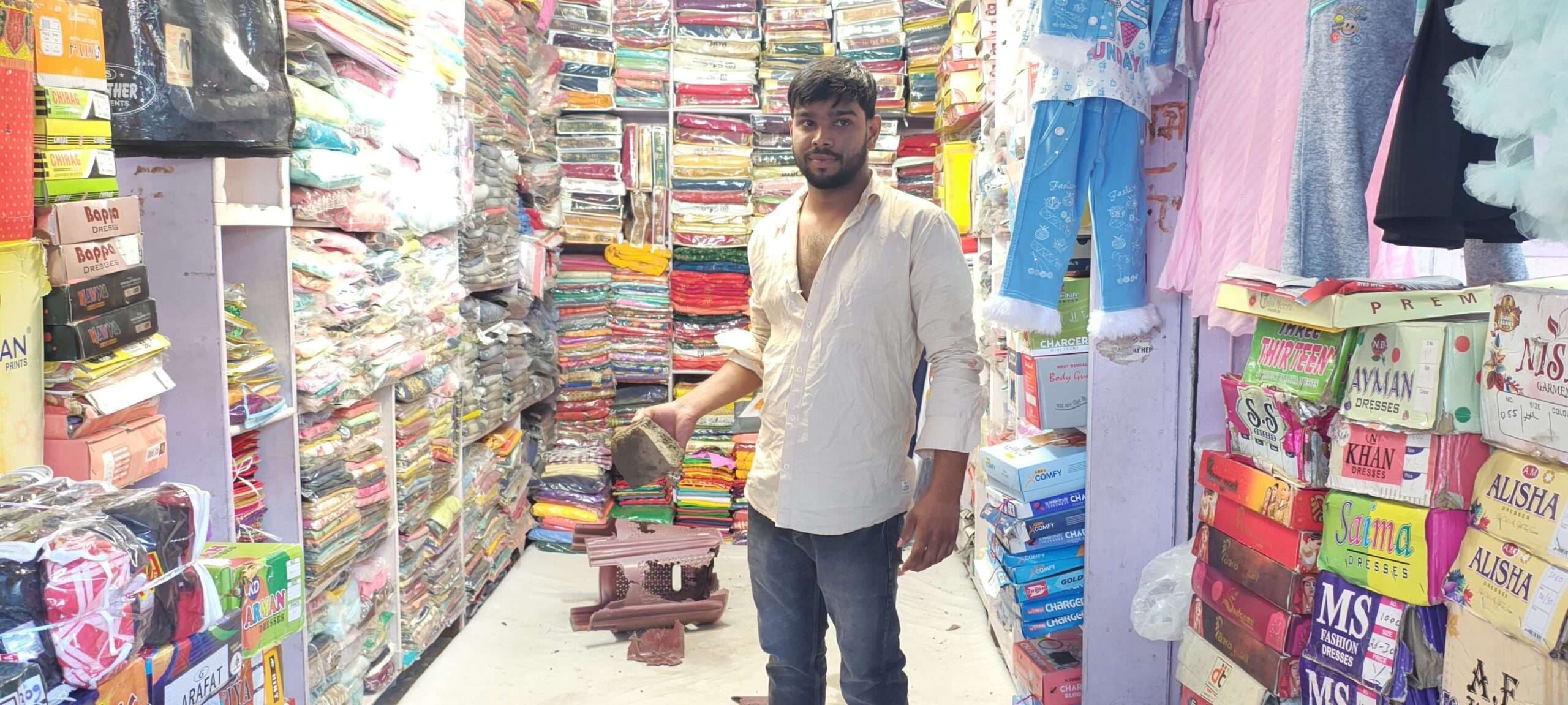 दुकान के सामने ठेला लगाने से मना करने पर की मारपीट, दुकानदार घायल