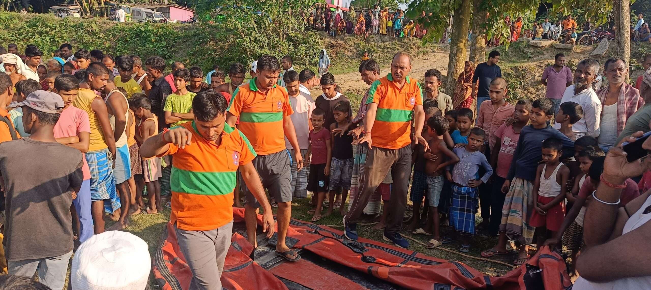 दोहमुनी पुल पर कनकई नदी में बच्चा डूबा, तलाश जारी