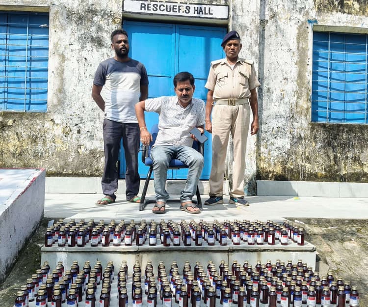 290 बोतल प्रतिबंधित कफ सिरप बरामद