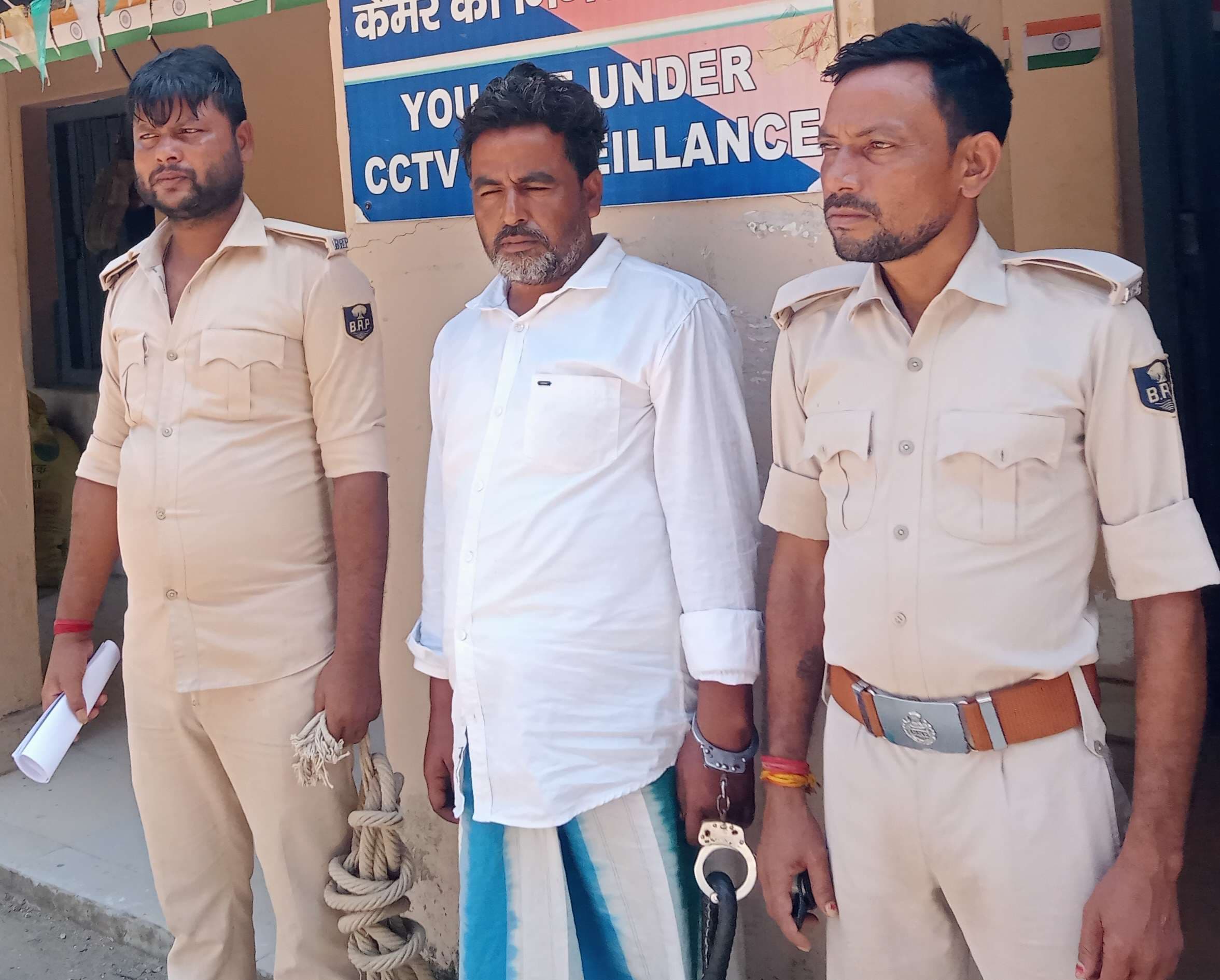 मारपीट मामले में फरार आरोपित गिरफ्तार