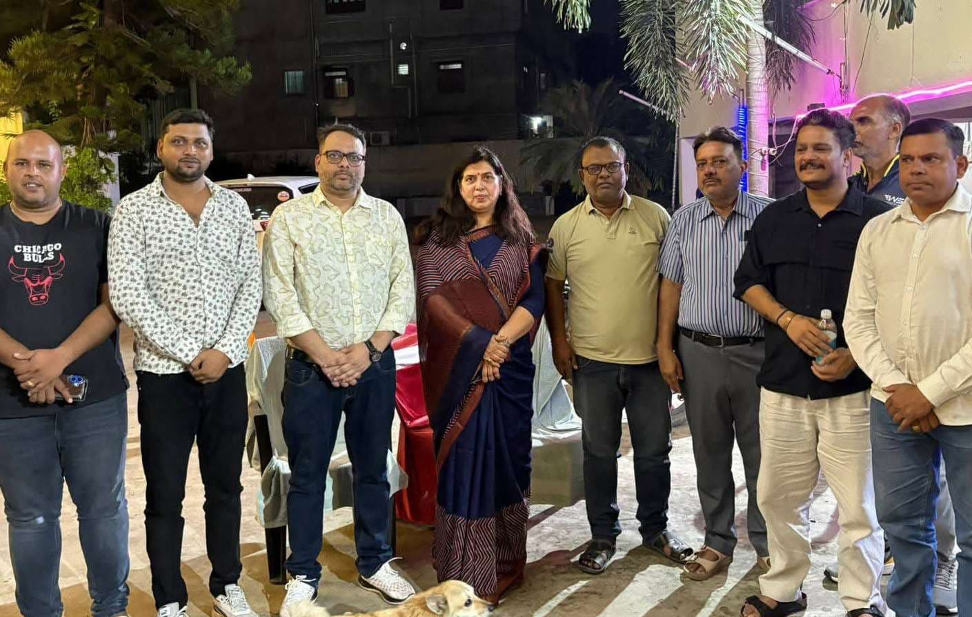 अंतर्राष्ट्रीय क्रिकेट स्टेडियम निर्माण के लिए सौंपा ज्ञापन