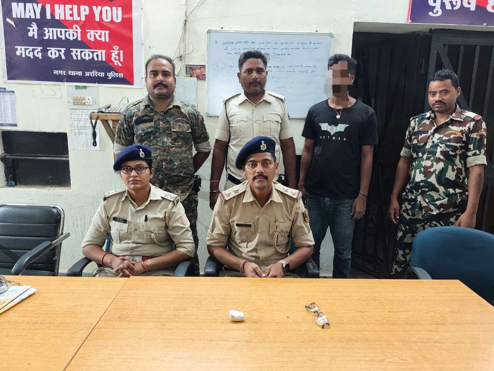 13 ग्राम स्मैक के साथ तस्कर धराया
