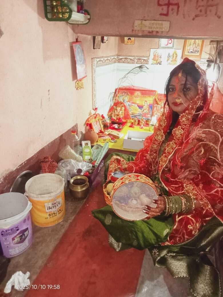 सुहागिनों ने करवाचौथ पर पति की लंबी आयु के लिए की कामना