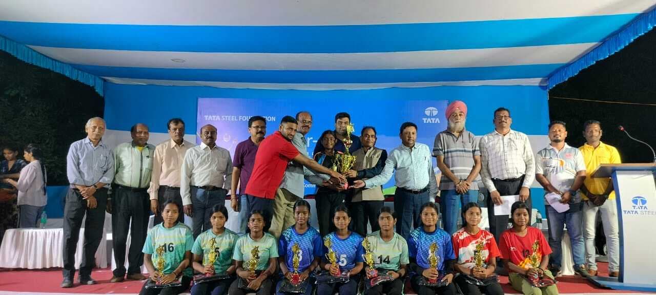 inter centre volleyball concluded: भालुबासा और रामदास भट्ठा की टीम ने जीता खिताब