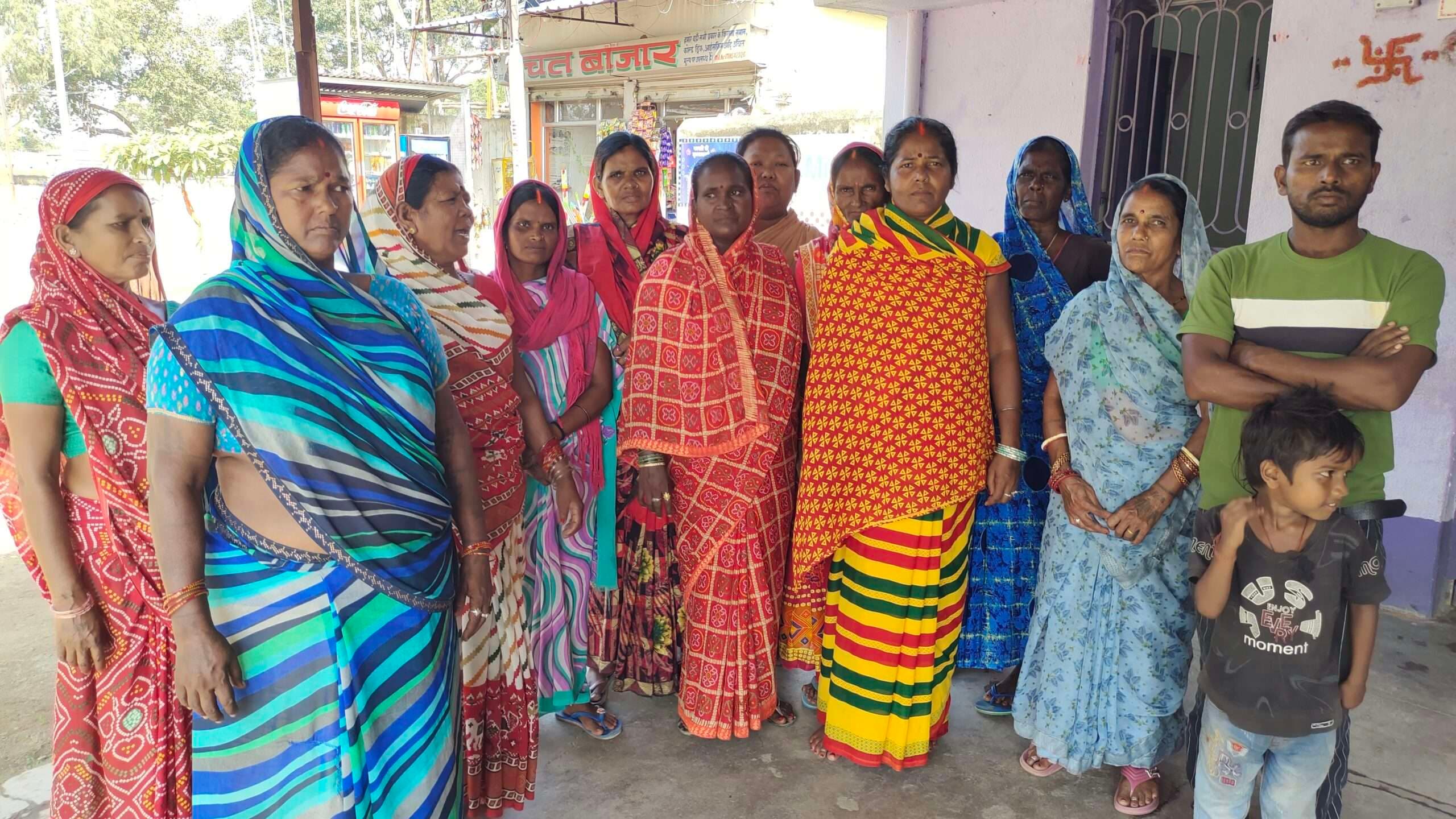 Giridih news :पेयजल समस्या से त्रस्त महिलाओं ने फोरमैन को सुनायी खरी-खोटी