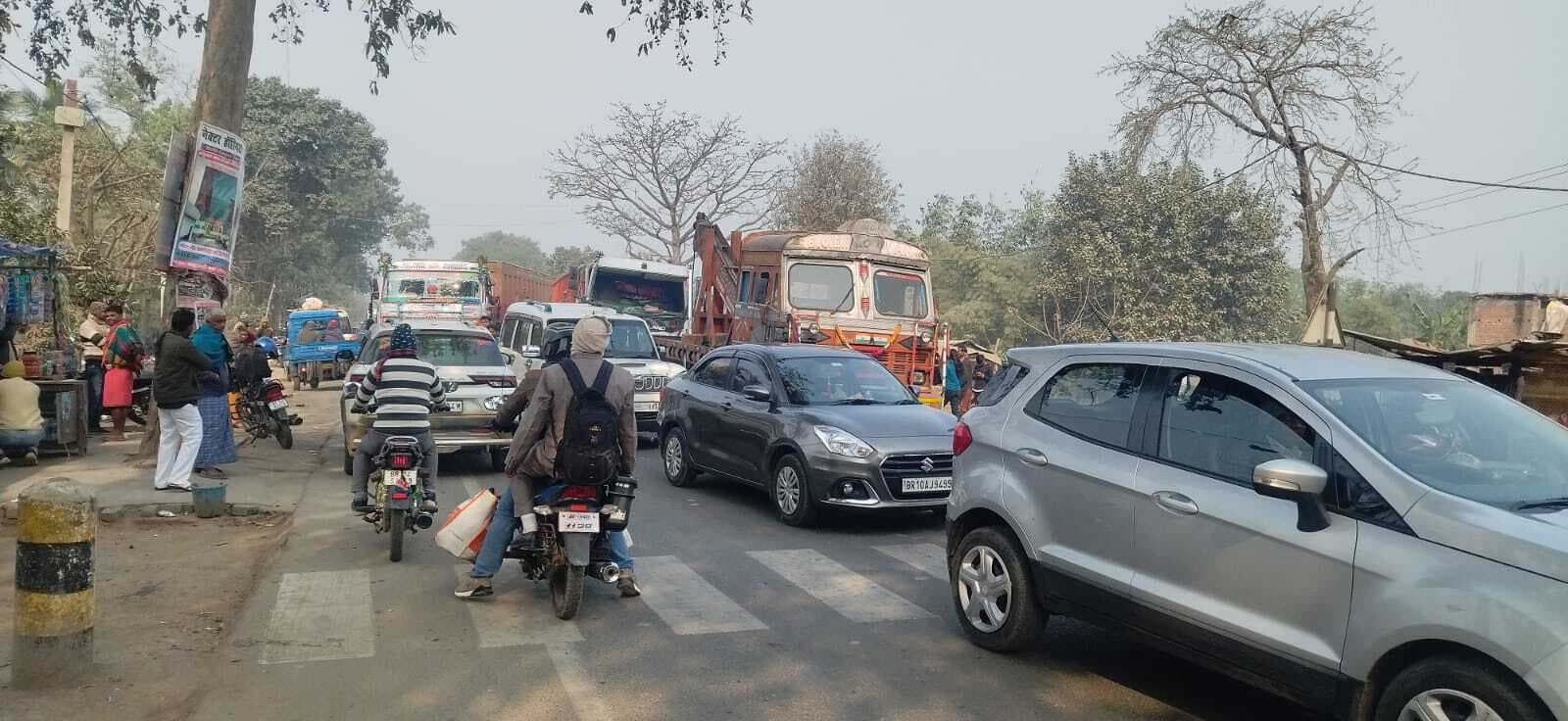 ट्यूशन पढ़ाकर घर लौट रहे शिक्षक को ट्रक रौंदा, मौत