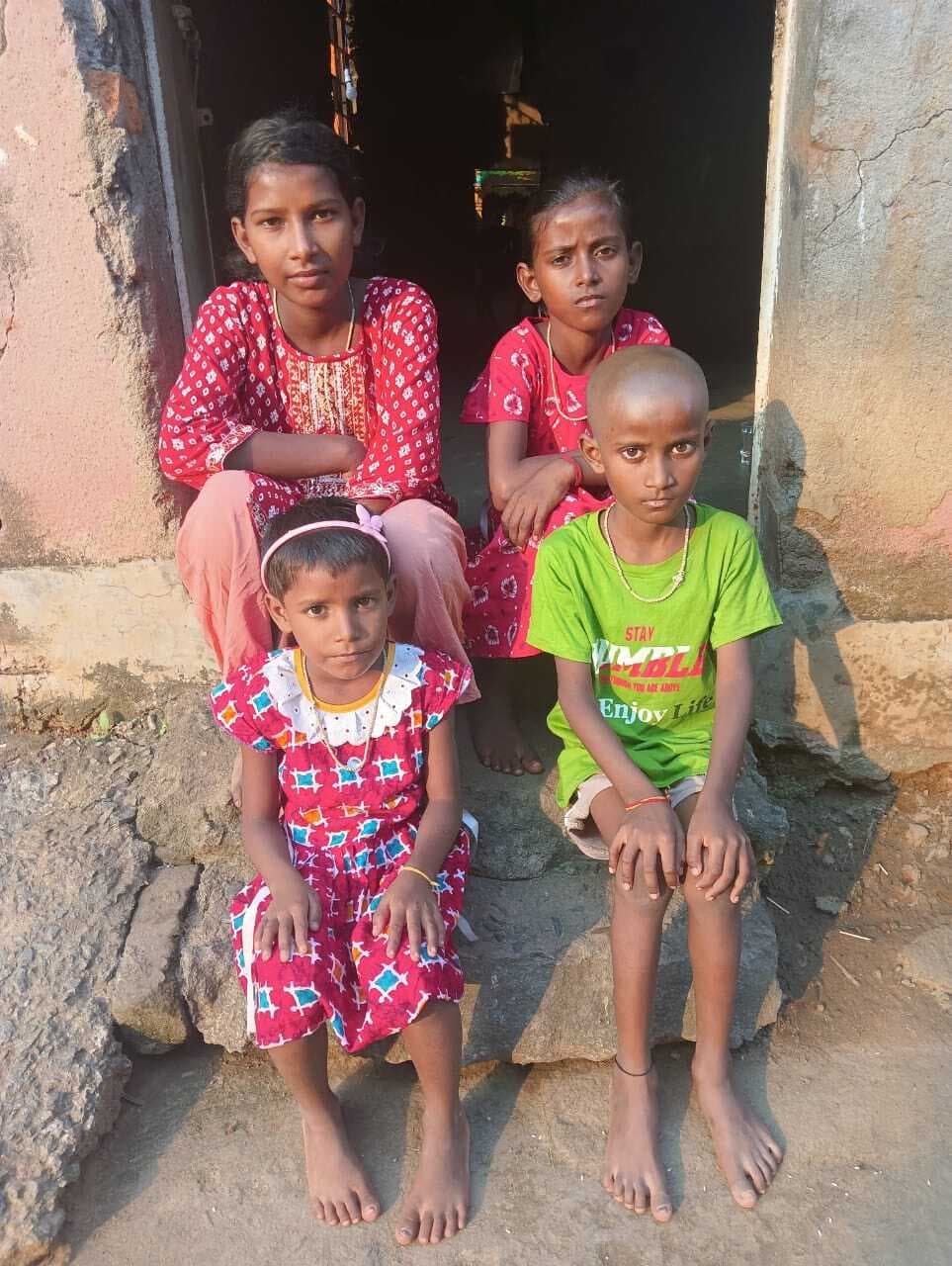 East Singhbhum News : 13 साल से छोटे चार अनाथ भाई-बहनों ने किया पिता का श्राद्धकर्म