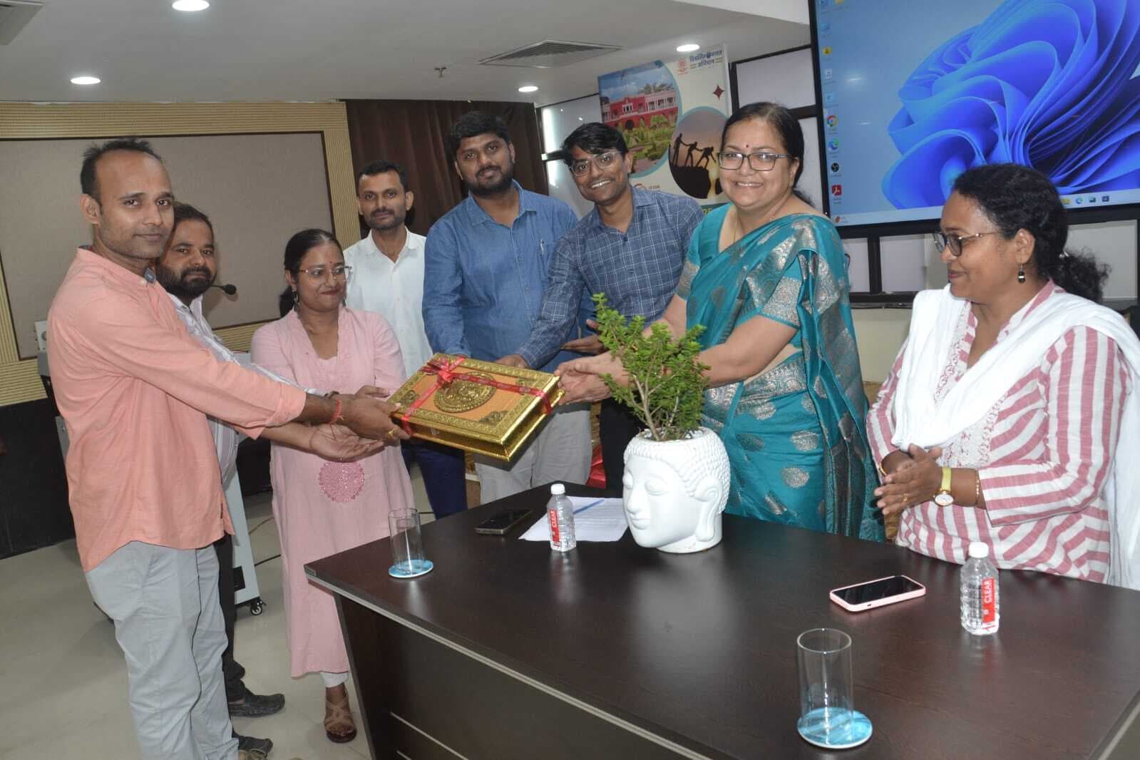 Dhanbad News: आइआइटी में ‘नर्चरिंग फ्यूचर लीडरशिप प्रोग्राम’ का हुआ समापन