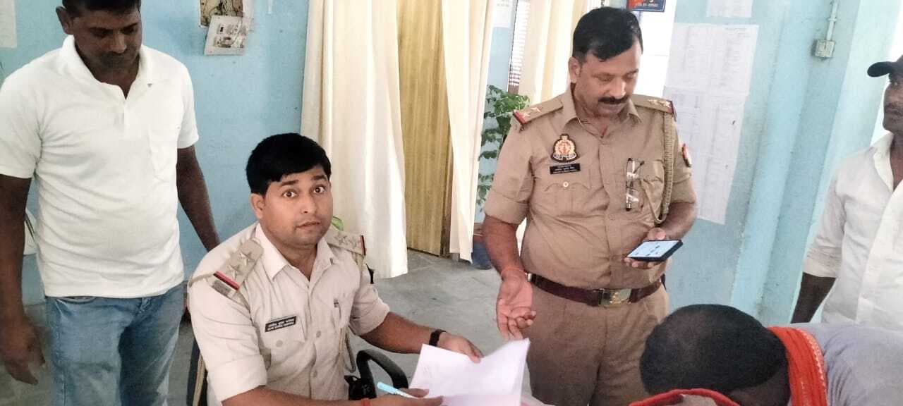 धोखाधड़ी कर फरार पति-पत्नी की जानकारी जुटाने वाराणसी पुलिस पहुंची भभुआ