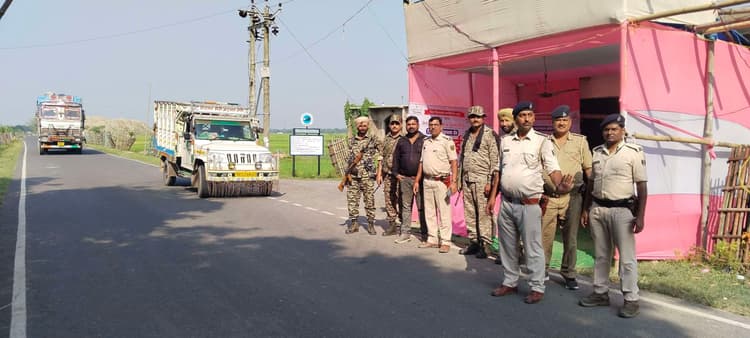 चेकपोस्ट पर सीसीटीवी कैमरे से भी हो रही निगरानी