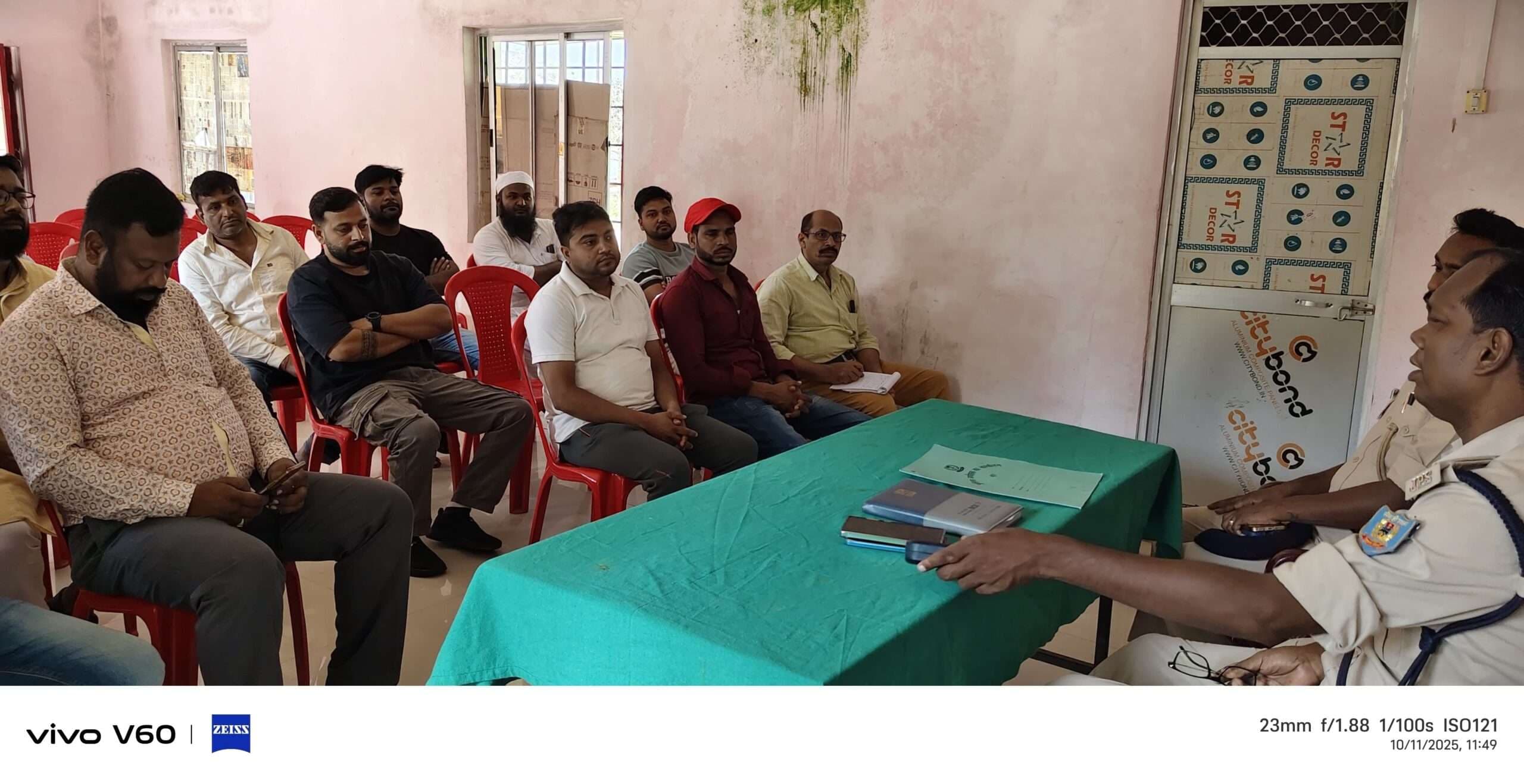 एसडीपीओ ने व्यवसायियों के साथ की बैठक, दिये दिशा-निर्देश