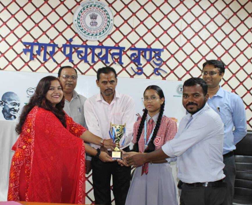 ड्राइंग कॉम्पीटिशन में दिव्यांशी अव्वल