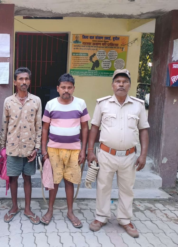 पुलिस ने दो पियक्कड़ को किया गिरफ्तार