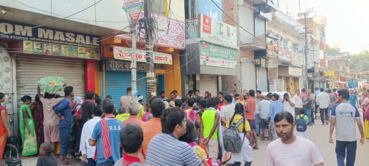 हाइ टेंशन तार की चपेट में आने से  युवक की मौत, पिता झुलसे