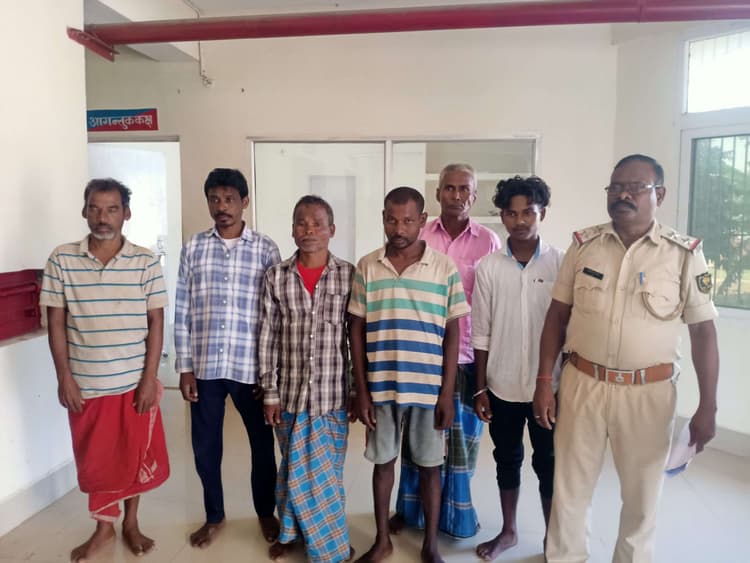 छह शराबियों को पुलिस ने किया गिरफ्तार